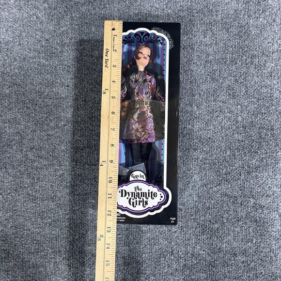 Dynamite Girls Gavin Doll‎ 2008 Integrity Toys Articulated Fashion 11.5" In Box - Picture 9 of 10